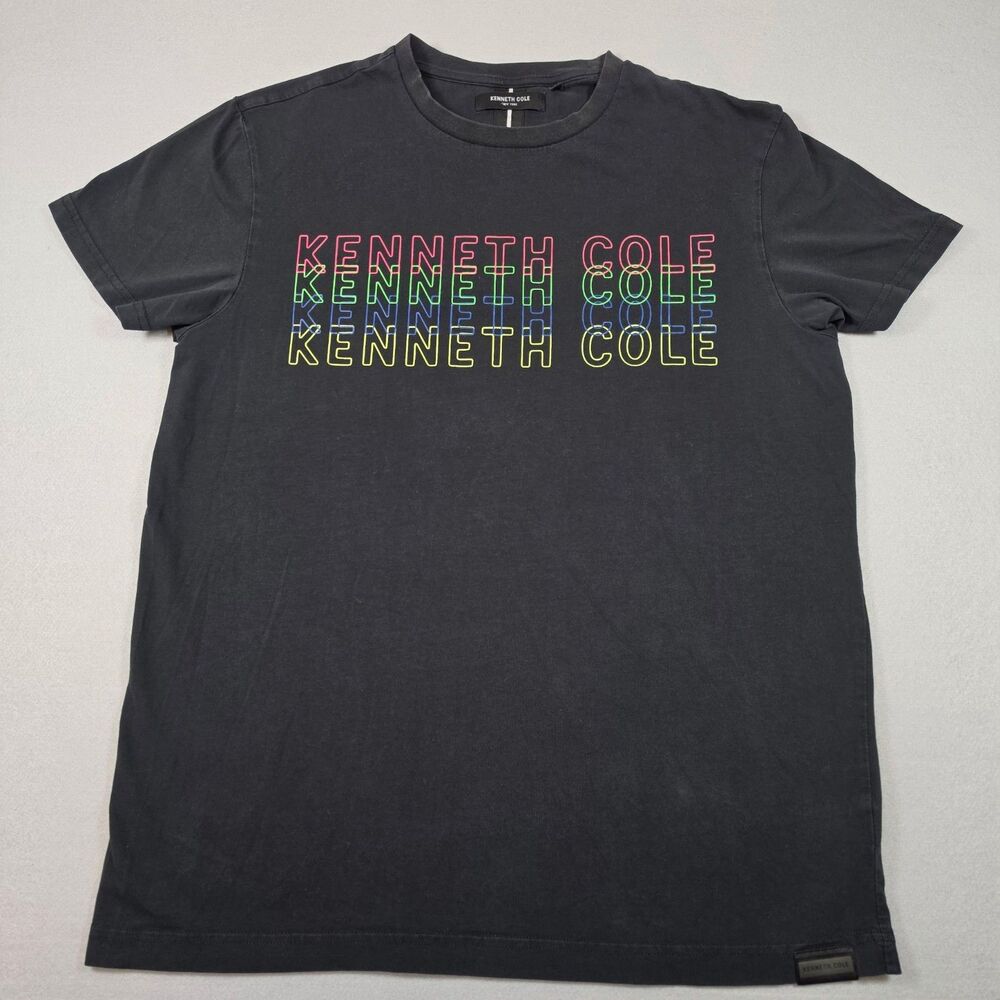 Kenneth Cole Women's T-Shirt Size M Black Graphic Logo Tee Pre-Owned